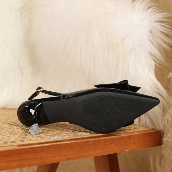 Women's Glossy Leather Pointed Toe Ankle Strap Kitten Heel Sandals, Versatile - Picture 2 of 4